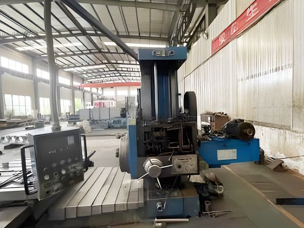 Horizontal boring and milling machine