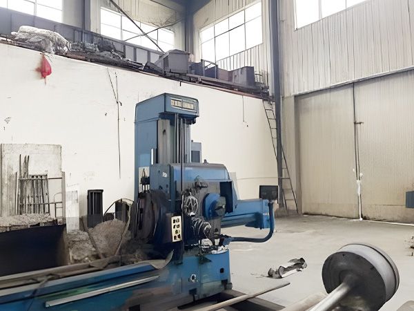 Horizontal boring and milling machine